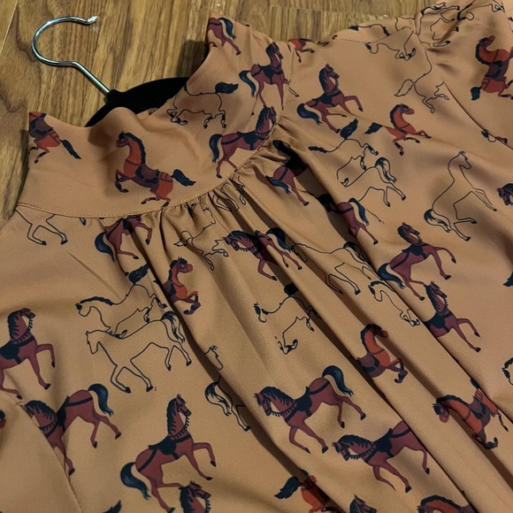Wayward Fancies 18W, high-neck, kitschy horse pattern dress with retro vibes - Picture 3 of 6